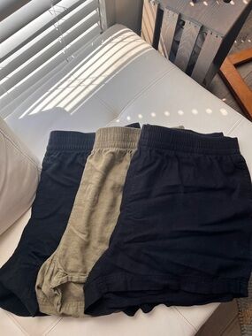 Old Navy Black & Olive Green Women’ Elastic-Waist Shorts 3-Pack